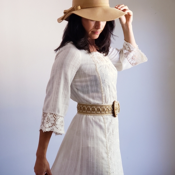 1960s 1970s Vintage White Lace Maxi Dress - Picture 8 of 14